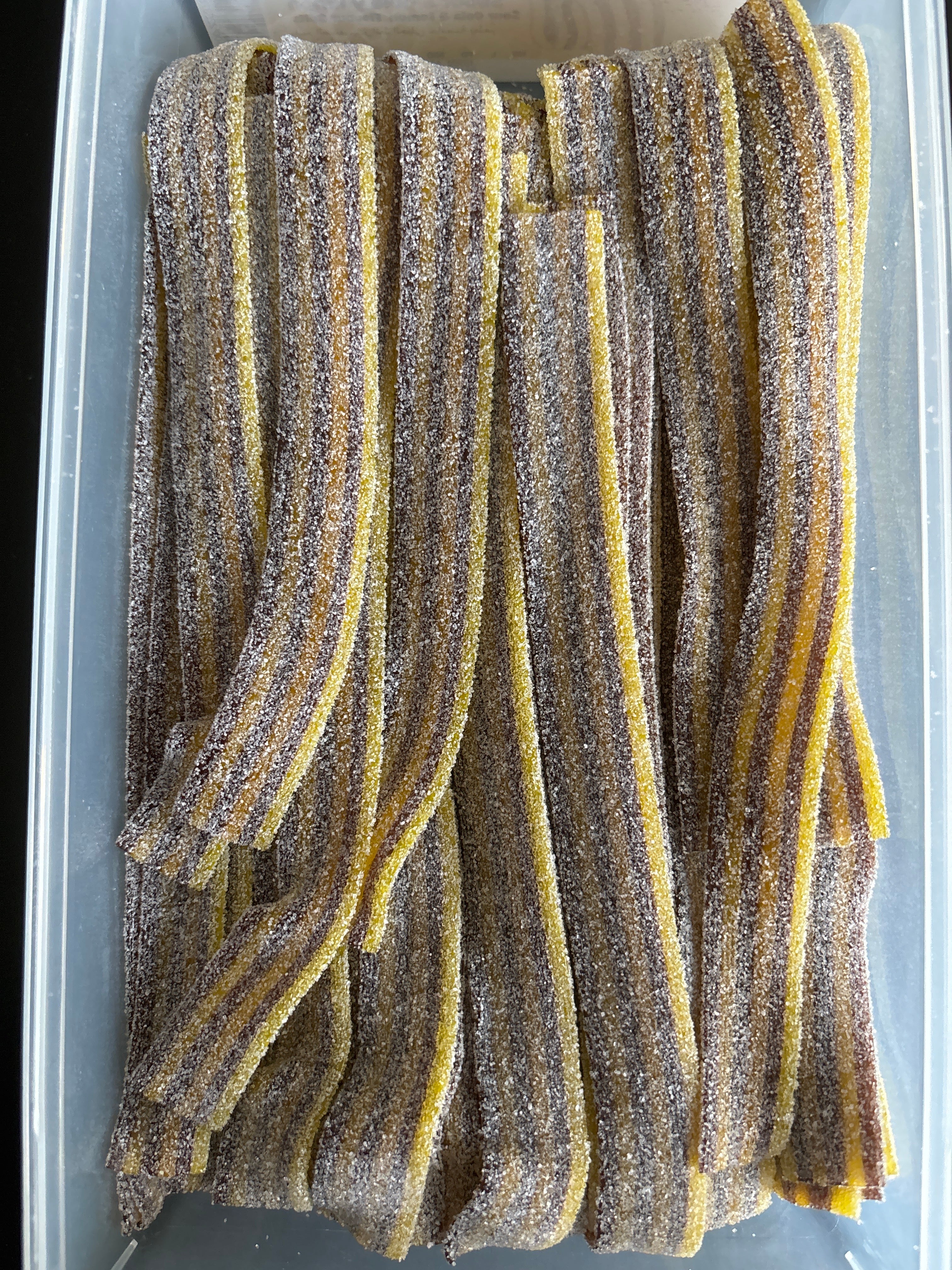 Rubans / Langues goût coca et citron 1,80 euros le lot de 10