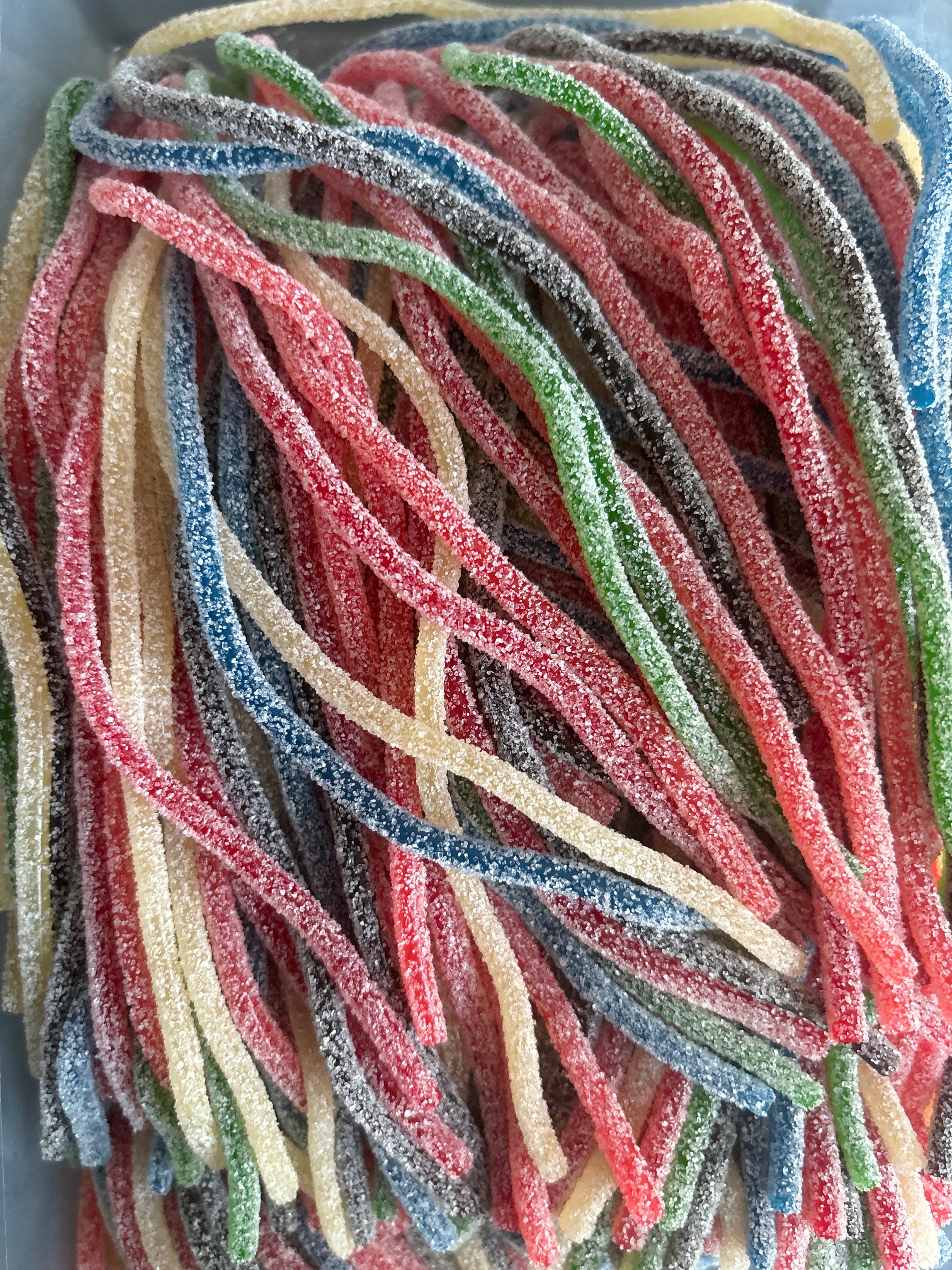 Spaghettis acidulés 1,80 euros le lot de 10